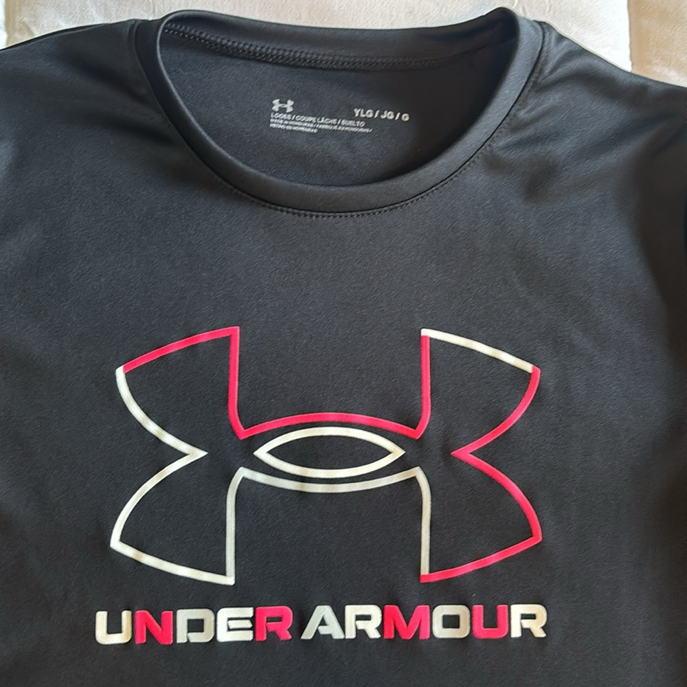 Girl’s Youth Large Under Armour Loose. Perfect condition